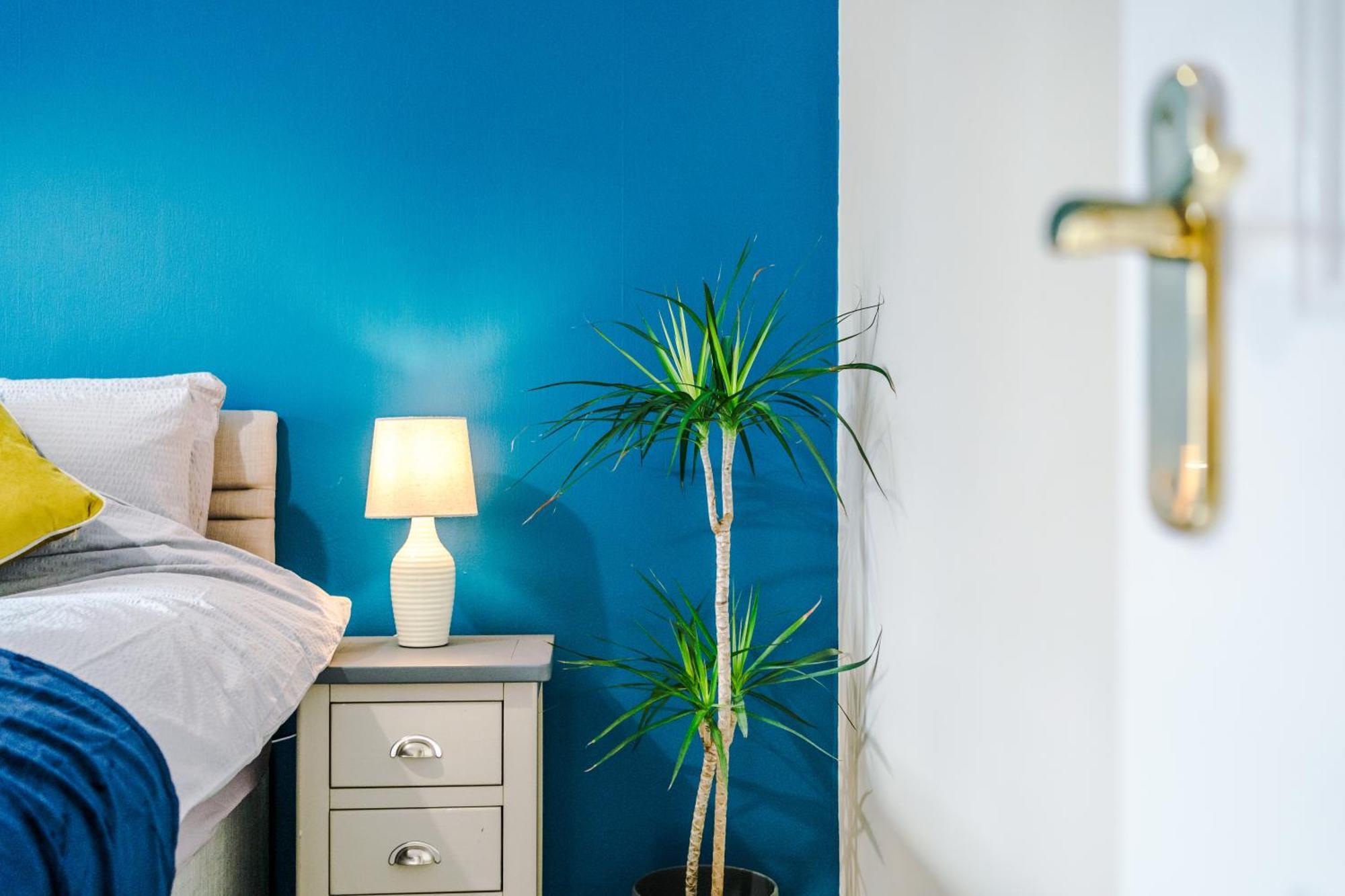 Manchester Comfortable 3 Bedroom House, Free Parking, Wifi & Disneyplus Worsley Exteriör bild